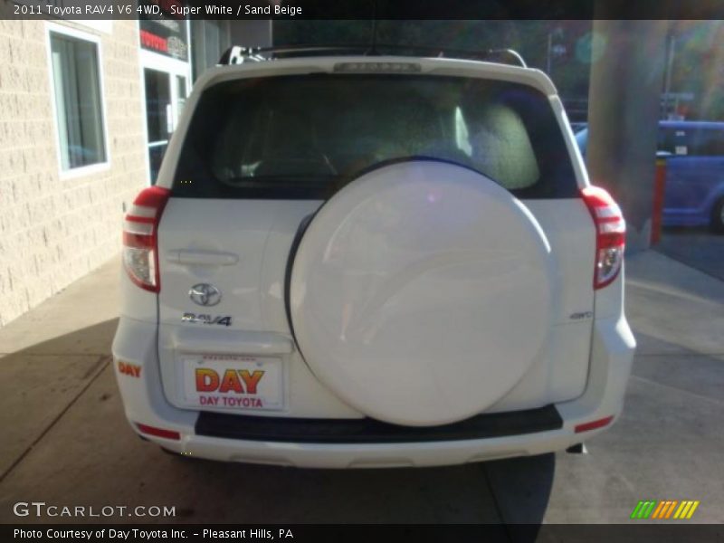 Super White / Sand Beige 2011 Toyota RAV4 V6 4WD