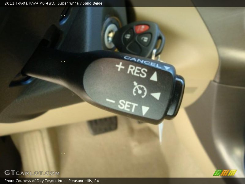 Super White / Sand Beige 2011 Toyota RAV4 V6 4WD