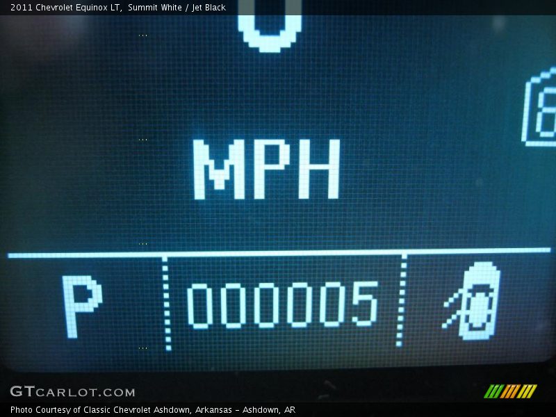 Summit White / Jet Black 2011 Chevrolet Equinox LT