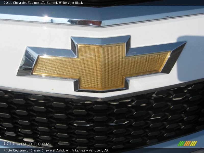 Summit White / Jet Black 2011 Chevrolet Equinox LT