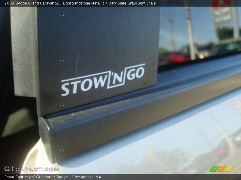 Light Sandstone Metallic / Dark Slate Gray/Light Shale 2009 Dodge Grand Caravan SE