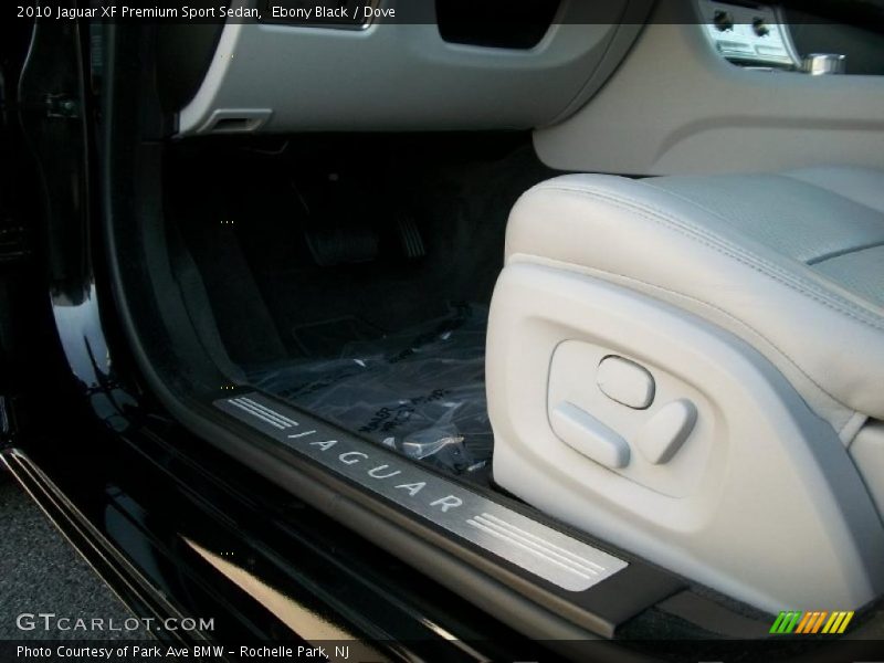Ebony Black / Dove 2010 Jaguar XF Premium Sport Sedan
