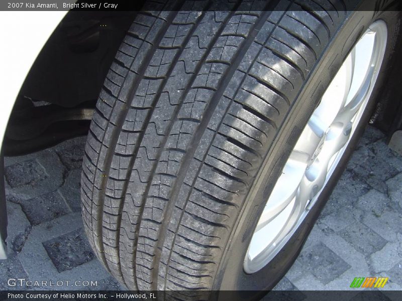 Bright Silver / Gray 2007 Kia Amanti