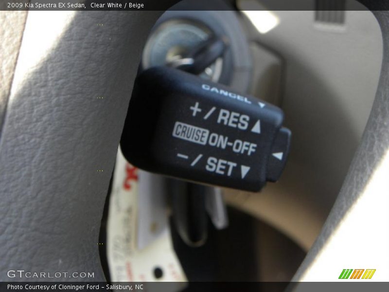 Clear White / Beige 2009 Kia Spectra EX Sedan