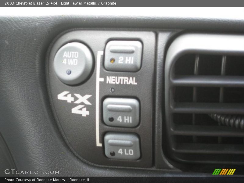 Light Pewter Metallic / Graphite 2003 Chevrolet Blazer LS 4x4