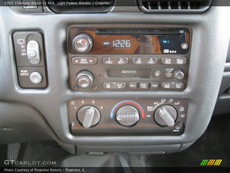 Light Pewter Metallic / Graphite 2003 Chevrolet Blazer LS 4x4