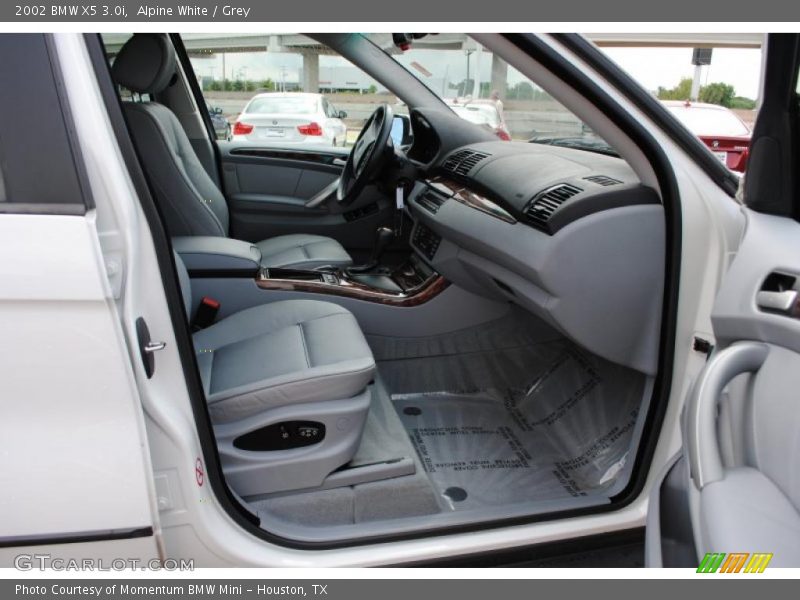Alpine White / Grey 2002 BMW X5 3.0i