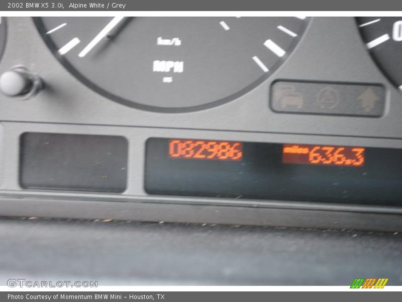 Alpine White / Grey 2002 BMW X5 3.0i