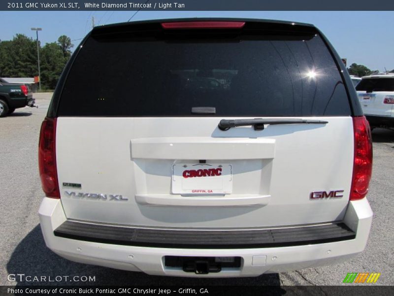 White Diamond Tintcoat / Light Tan 2011 GMC Yukon XL SLT