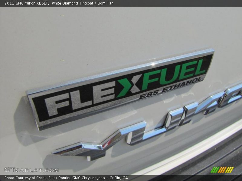 White Diamond Tintcoat / Light Tan 2011 GMC Yukon XL SLT