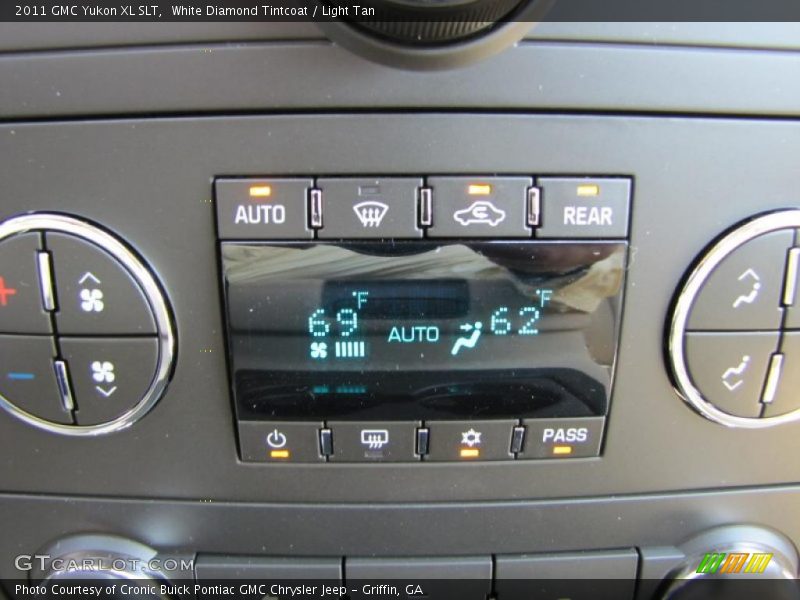 White Diamond Tintcoat / Light Tan 2011 GMC Yukon XL SLT