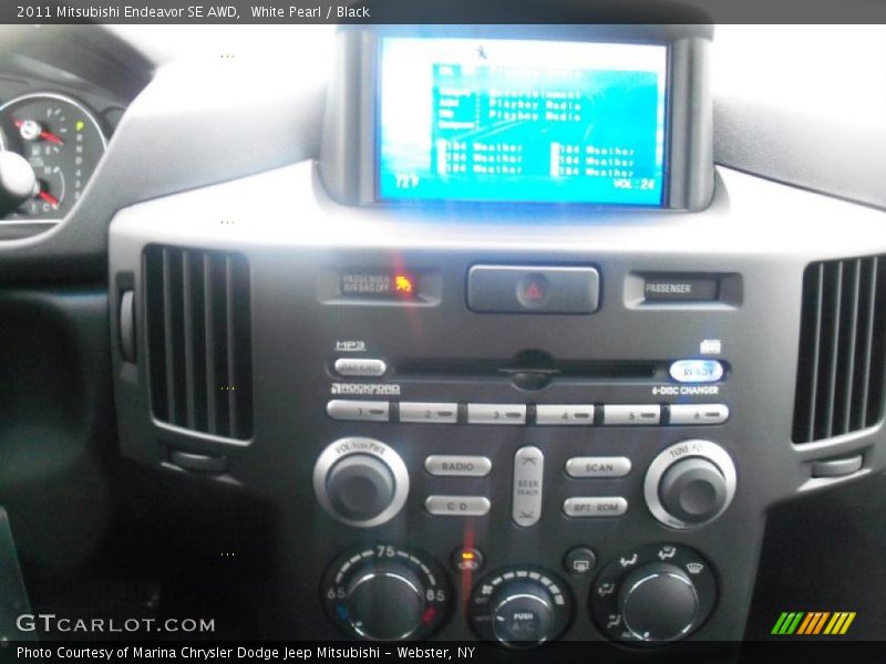 White Pearl / Black 2011 Mitsubishi Endeavor SE AWD