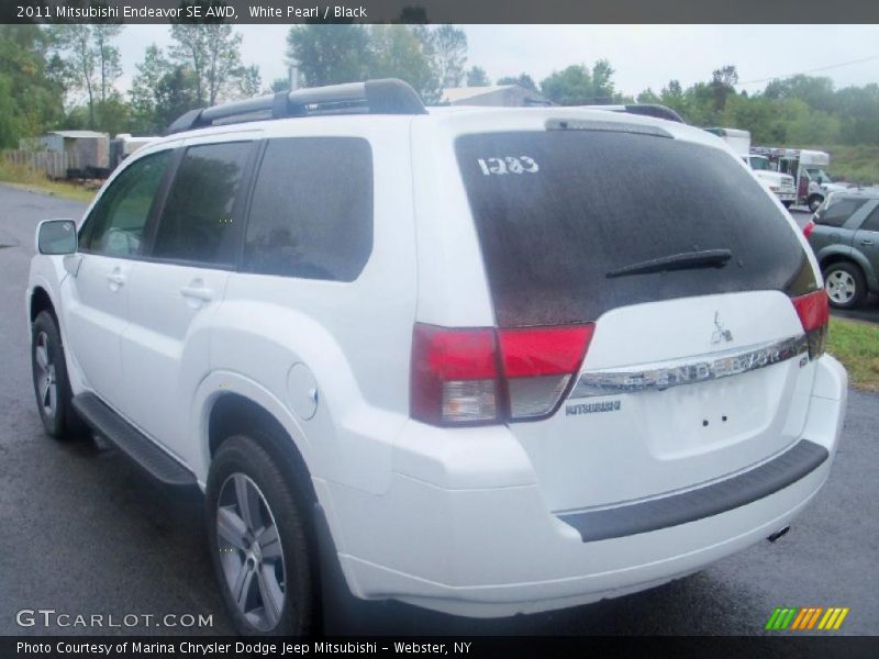 White Pearl / Black 2011 Mitsubishi Endeavor SE AWD