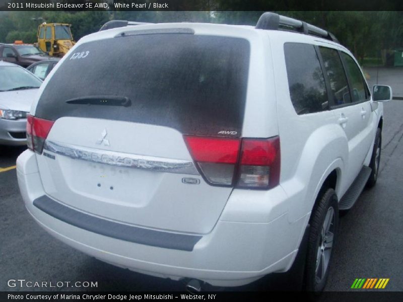 White Pearl / Black 2011 Mitsubishi Endeavor SE AWD