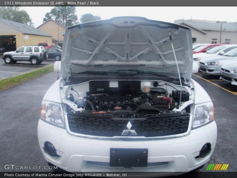 White Pearl / Black 2011 Mitsubishi Endeavor SE AWD