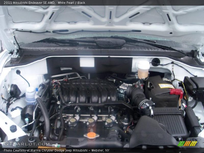 White Pearl / Black 2011 Mitsubishi Endeavor SE AWD