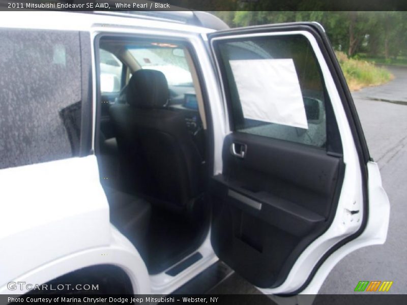 White Pearl / Black 2011 Mitsubishi Endeavor SE AWD