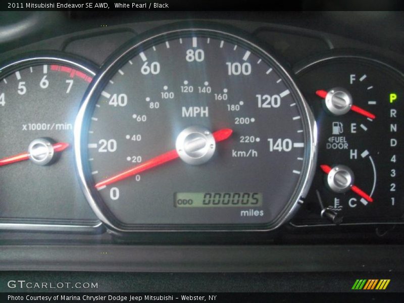 White Pearl / Black 2011 Mitsubishi Endeavor SE AWD