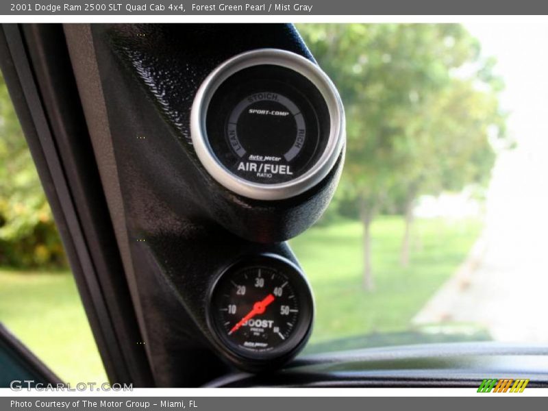 Forest Green Pearl / Mist Gray 2001 Dodge Ram 2500 SLT Quad Cab 4x4