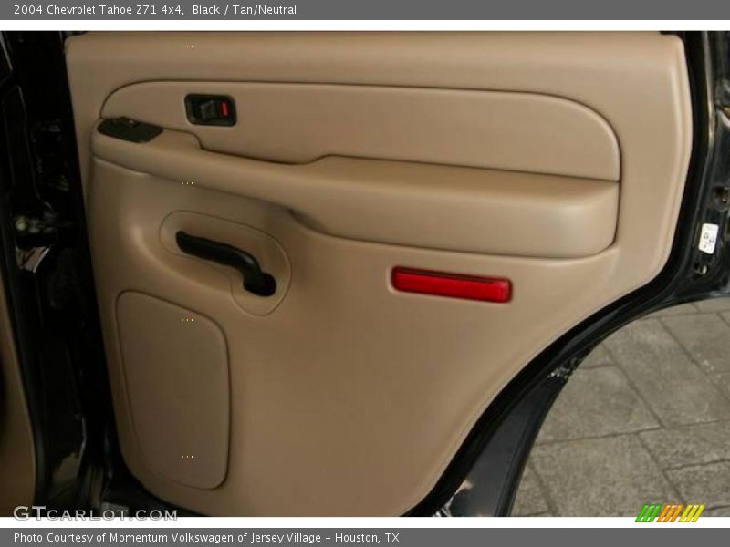 Black / Tan/Neutral 2004 Chevrolet Tahoe Z71 4x4
