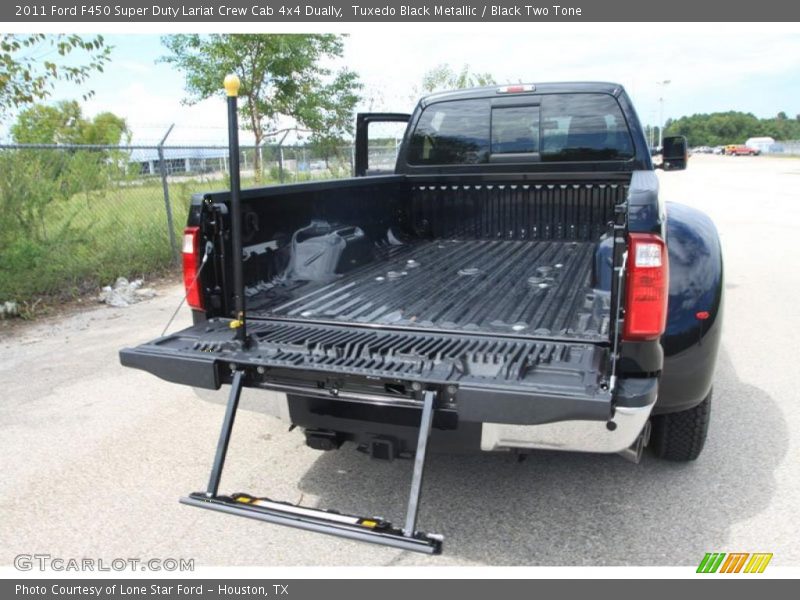 Tuxedo Black Metallic / Black Two Tone 2011 Ford F450 Super Duty Lariat Crew Cab 4x4 Dually