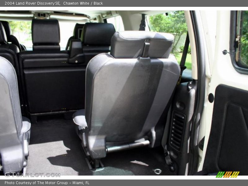 Chawton White / Black 2004 Land Rover Discovery SE