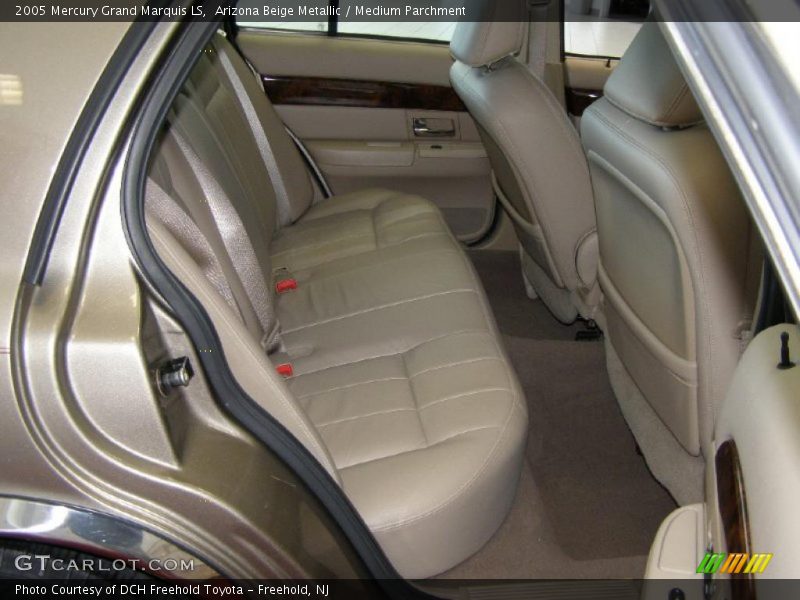 Arizona Beige Metallic / Medium Parchment 2005 Mercury Grand Marquis LS