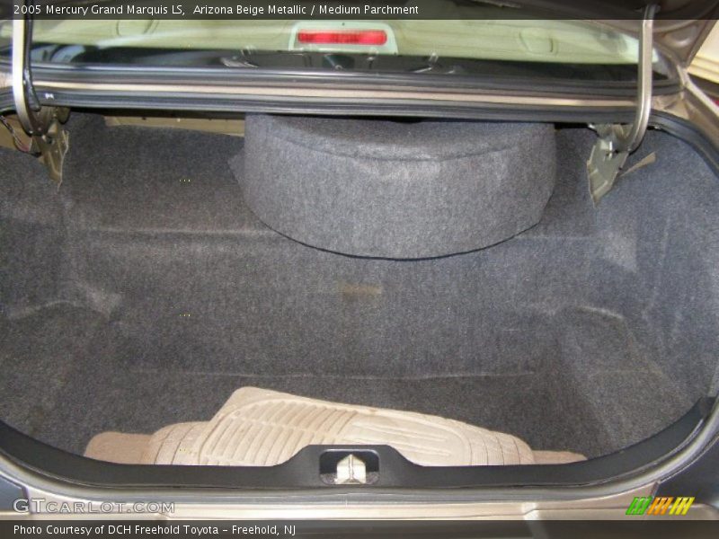 Arizona Beige Metallic / Medium Parchment 2005 Mercury Grand Marquis LS