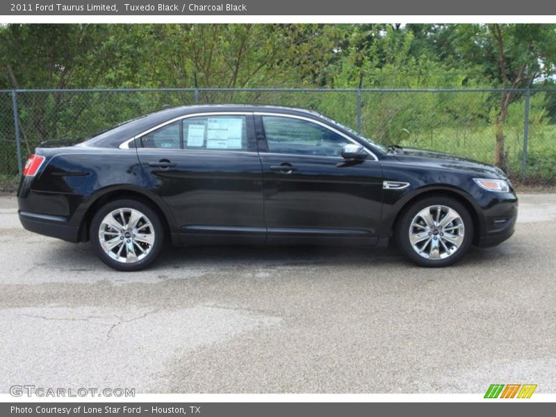 Tuxedo Black / Charcoal Black 2011 Ford Taurus Limited