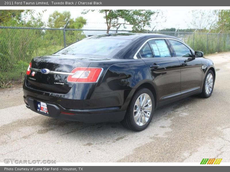 Tuxedo Black / Charcoal Black 2011 Ford Taurus Limited