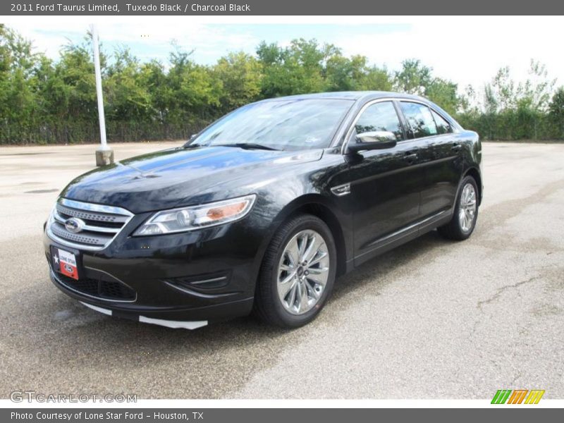 Tuxedo Black / Charcoal Black 2011 Ford Taurus Limited