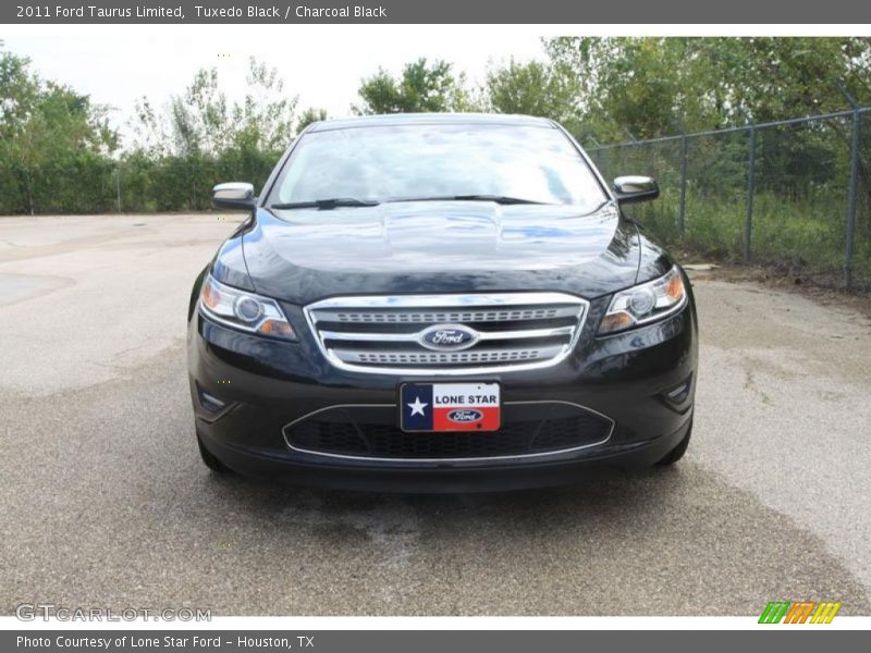 Tuxedo Black / Charcoal Black 2011 Ford Taurus Limited