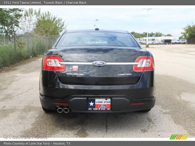 Tuxedo Black / Charcoal Black 2011 Ford Taurus Limited