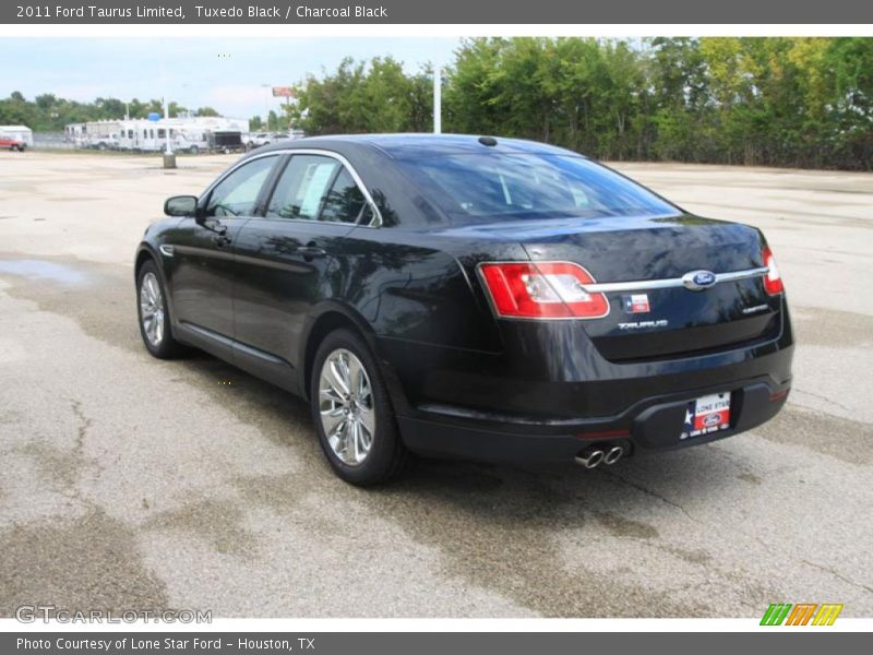 Tuxedo Black / Charcoal Black 2011 Ford Taurus Limited
