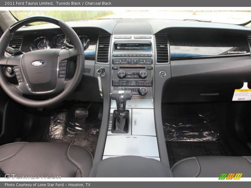 Tuxedo Black / Charcoal Black 2011 Ford Taurus Limited