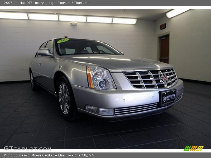 Light Platinum / Titanium 2007 Cadillac DTS Luxury II