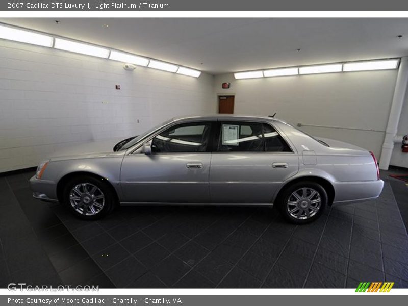 Light Platinum / Titanium 2007 Cadillac DTS Luxury II