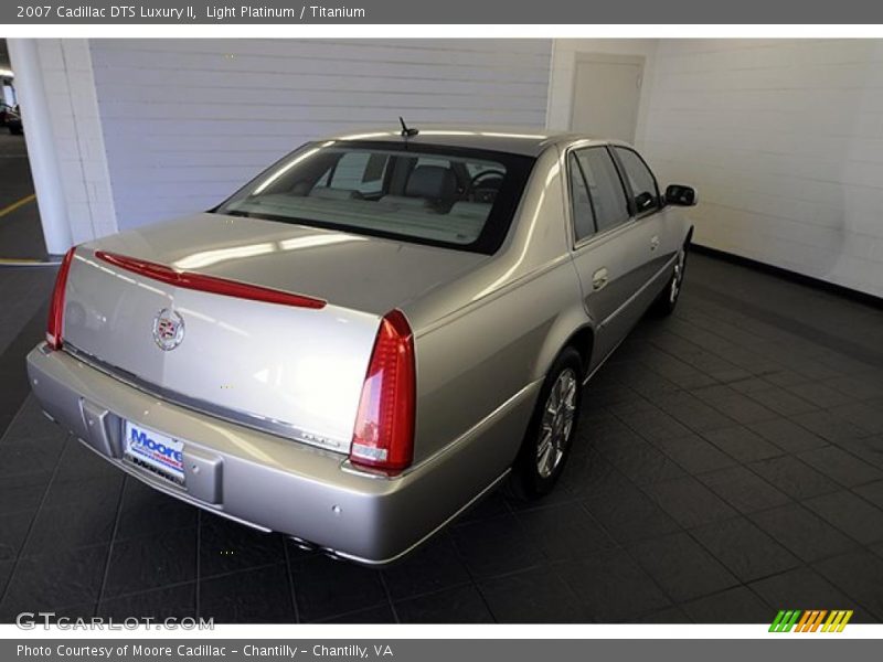 Light Platinum / Titanium 2007 Cadillac DTS Luxury II