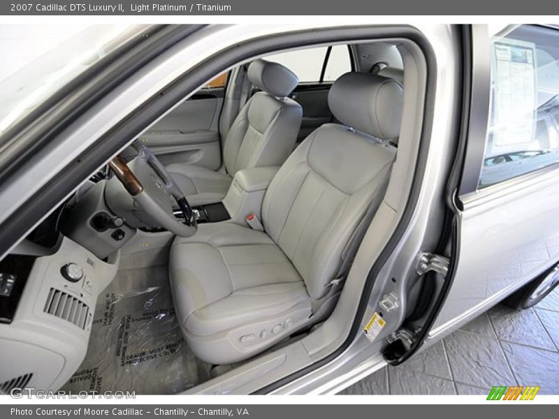 Light Platinum / Titanium 2007 Cadillac DTS Luxury II