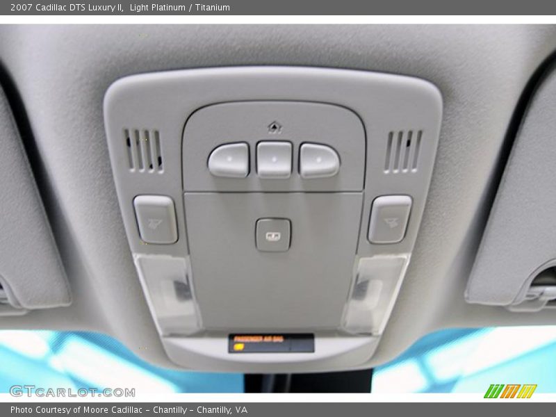 Light Platinum / Titanium 2007 Cadillac DTS Luxury II