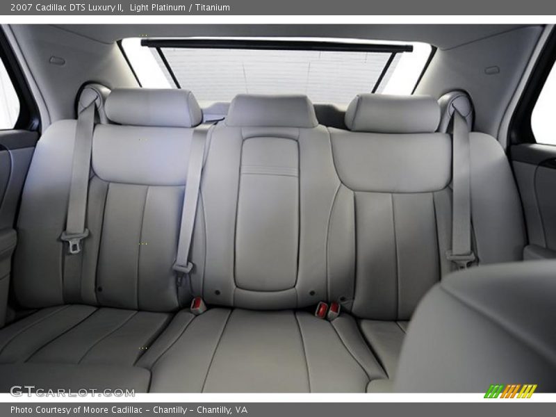 Light Platinum / Titanium 2007 Cadillac DTS Luxury II
