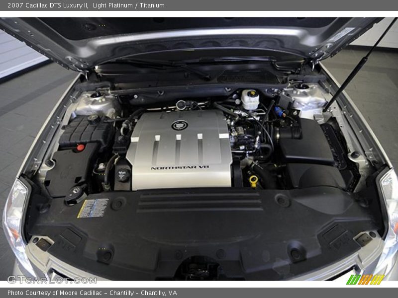 Light Platinum / Titanium 2007 Cadillac DTS Luxury II