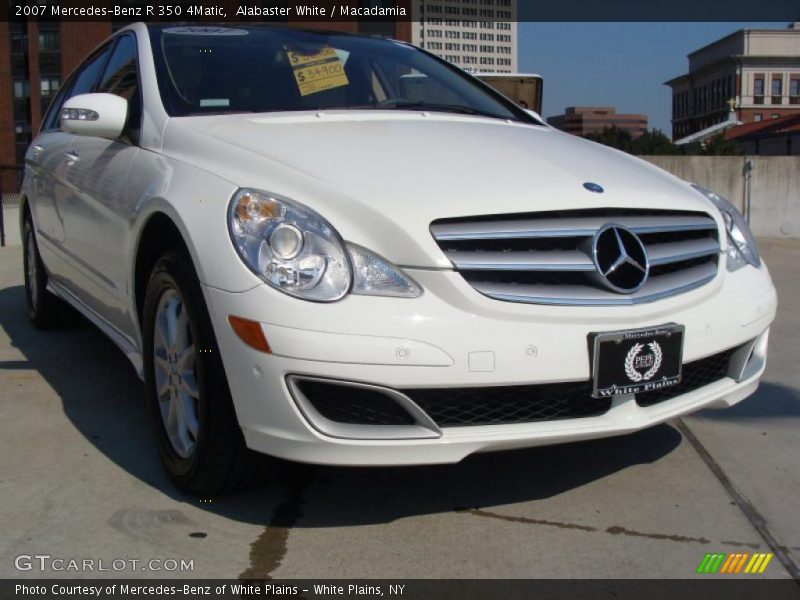 Alabaster White / Macadamia 2007 Mercedes-Benz R 350 4Matic