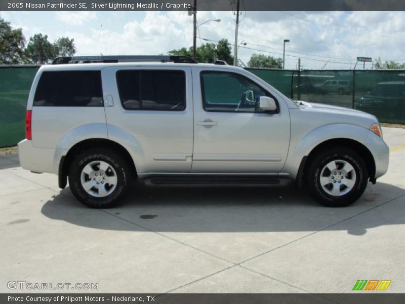 Silver Lightning Metallic / Graphite 2005 Nissan Pathfinder SE