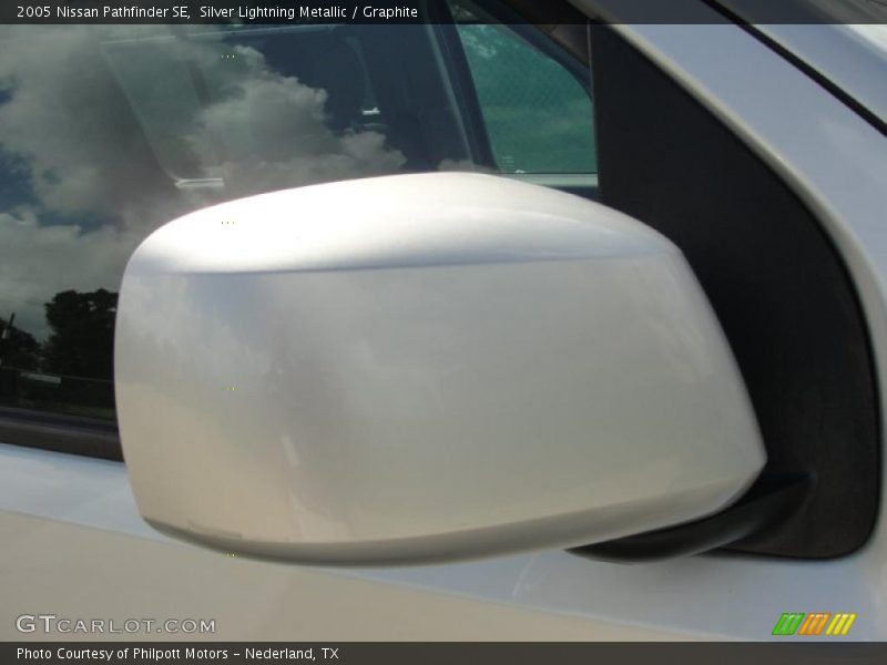 Silver Lightning Metallic / Graphite 2005 Nissan Pathfinder SE