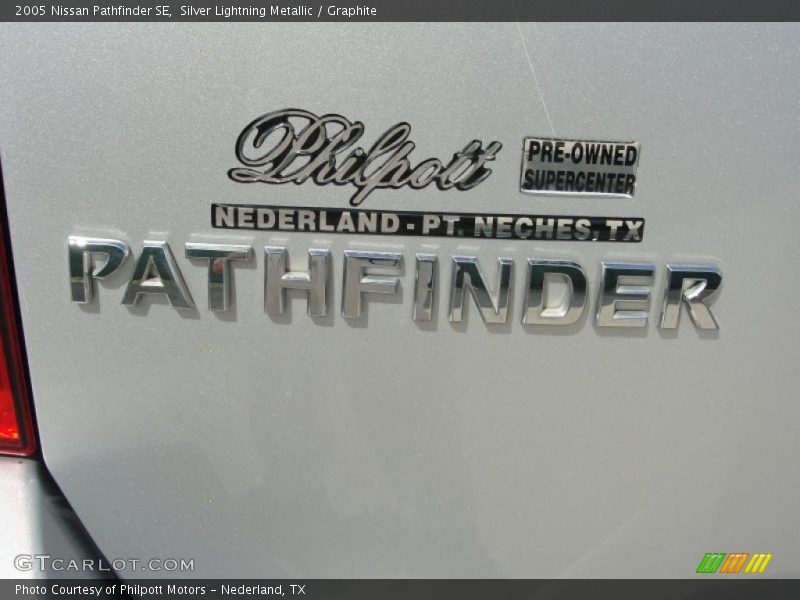 Silver Lightning Metallic / Graphite 2005 Nissan Pathfinder SE