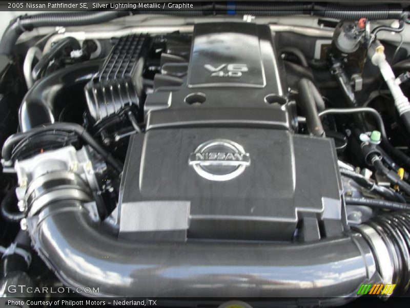 Silver Lightning Metallic / Graphite 2005 Nissan Pathfinder SE