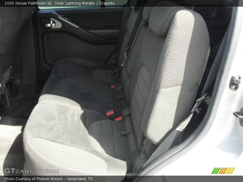 Silver Lightning Metallic / Graphite 2005 Nissan Pathfinder SE