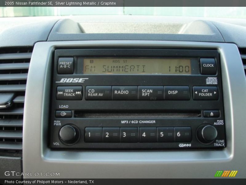 Silver Lightning Metallic / Graphite 2005 Nissan Pathfinder SE