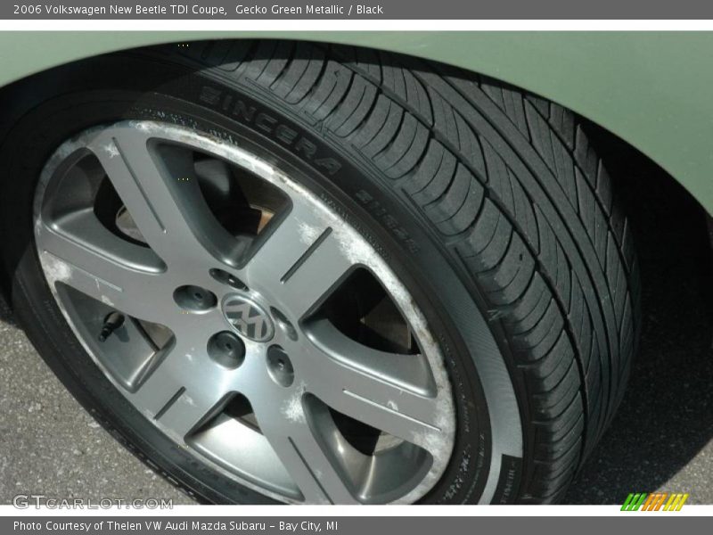 Gecko Green Metallic / Black 2006 Volkswagen New Beetle TDI Coupe